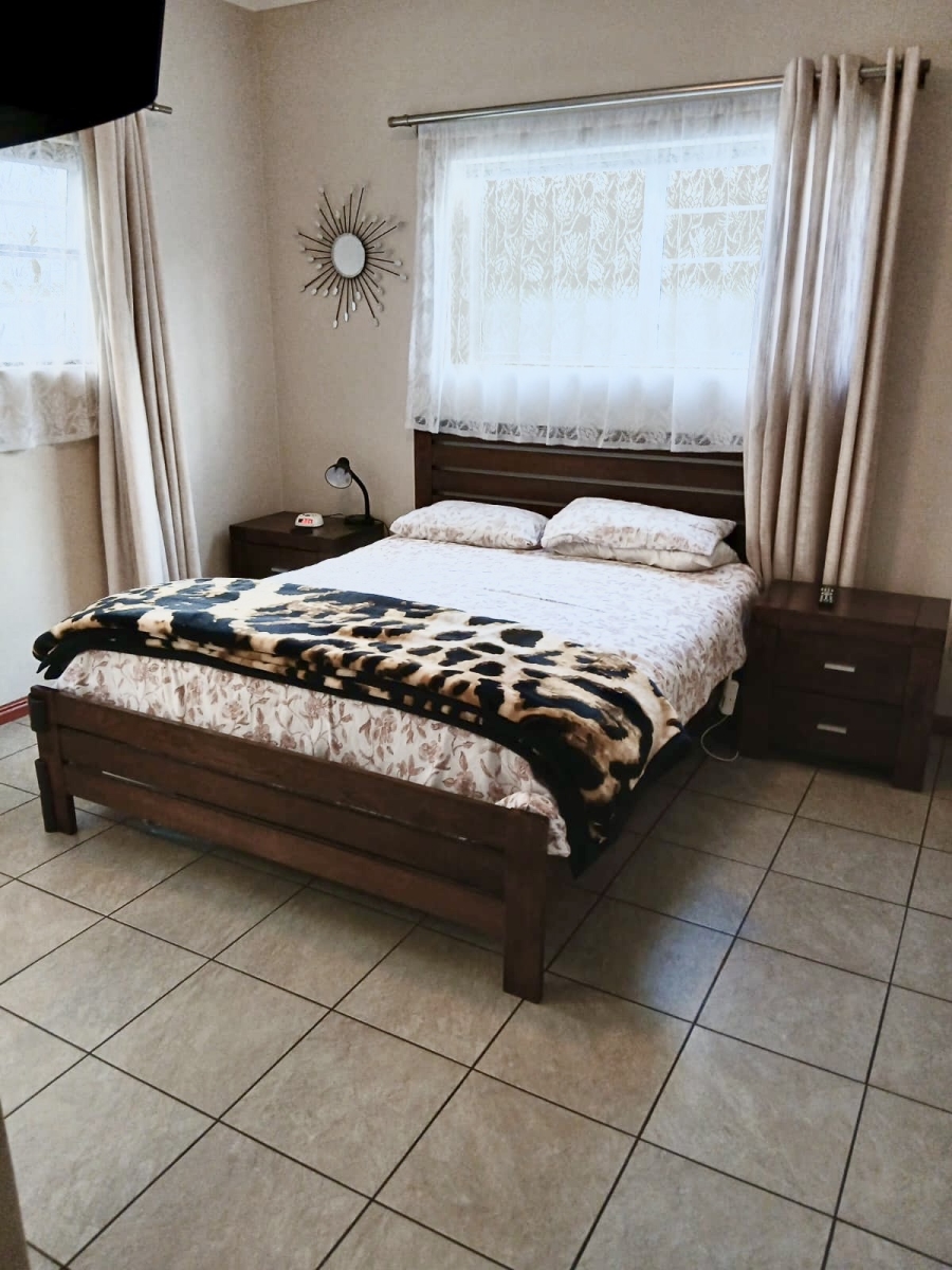2 Bedroom Property for Sale in Sandbaai Western Cape
